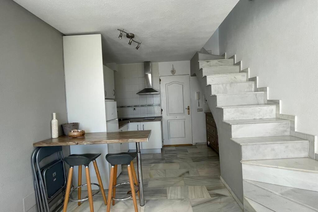 Atico Con Bonita Vista. En Urbanizacion Privada.! Apartment Estepona Exterior foto